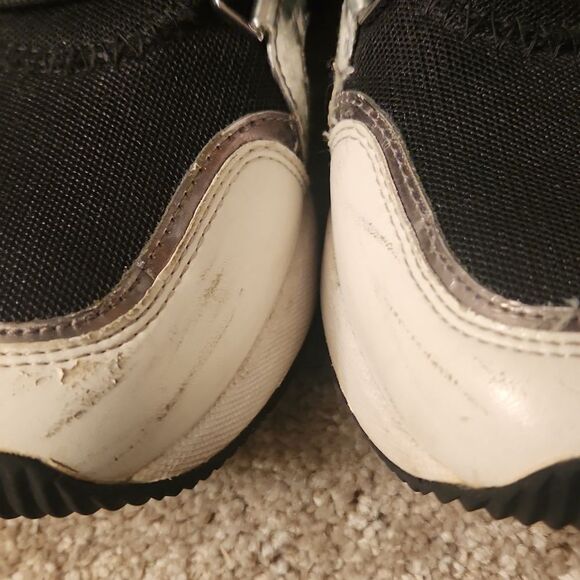 Michael Kors Women's "Liv" Black White & Silver Trainers w/ Inner Wedge Size 7.5 - Picture 5 of 16